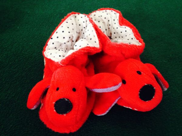 Pantufa vermelha cachorrinho Zig