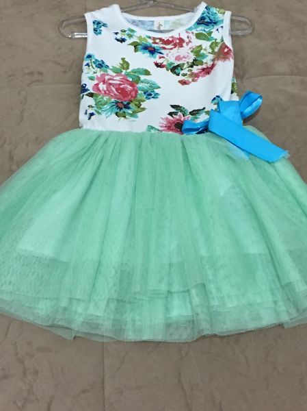 Vestido com tule - tamanho 2